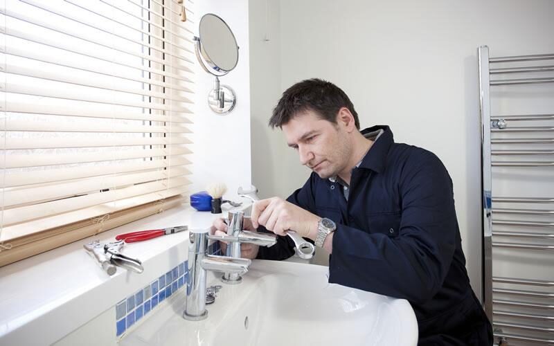 Zu wenig Wasserdruck im Haus – was tun?